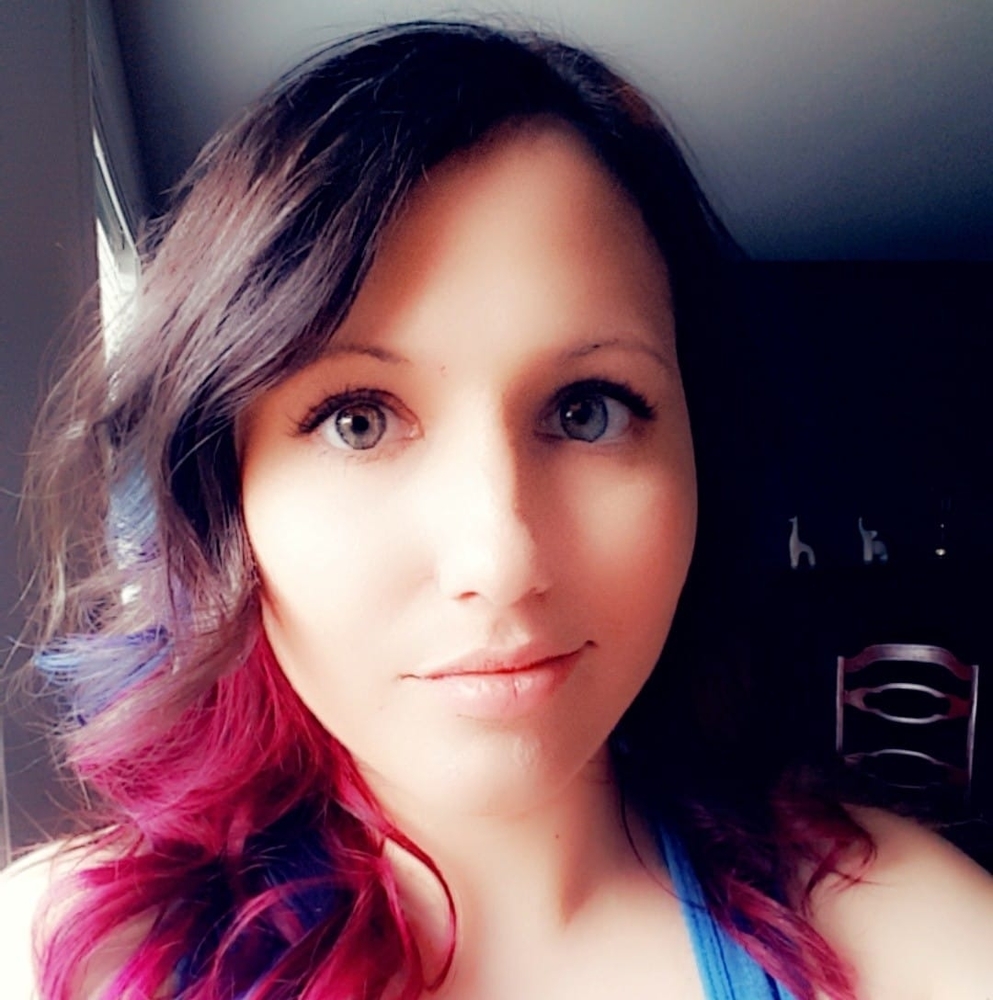 Meet your Posher, Laura